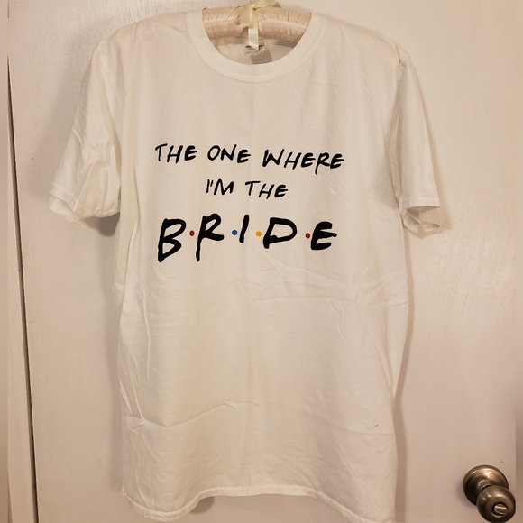 "The One Where I'm the Bride" FRIENDS White Bridal T-shirt - Picture 2 of 5